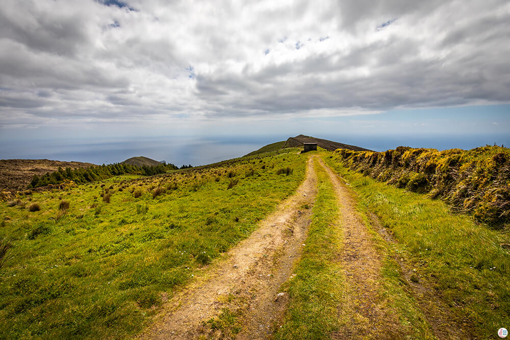 Path around Lagoa do Fogo, São Miguel Island, Azores