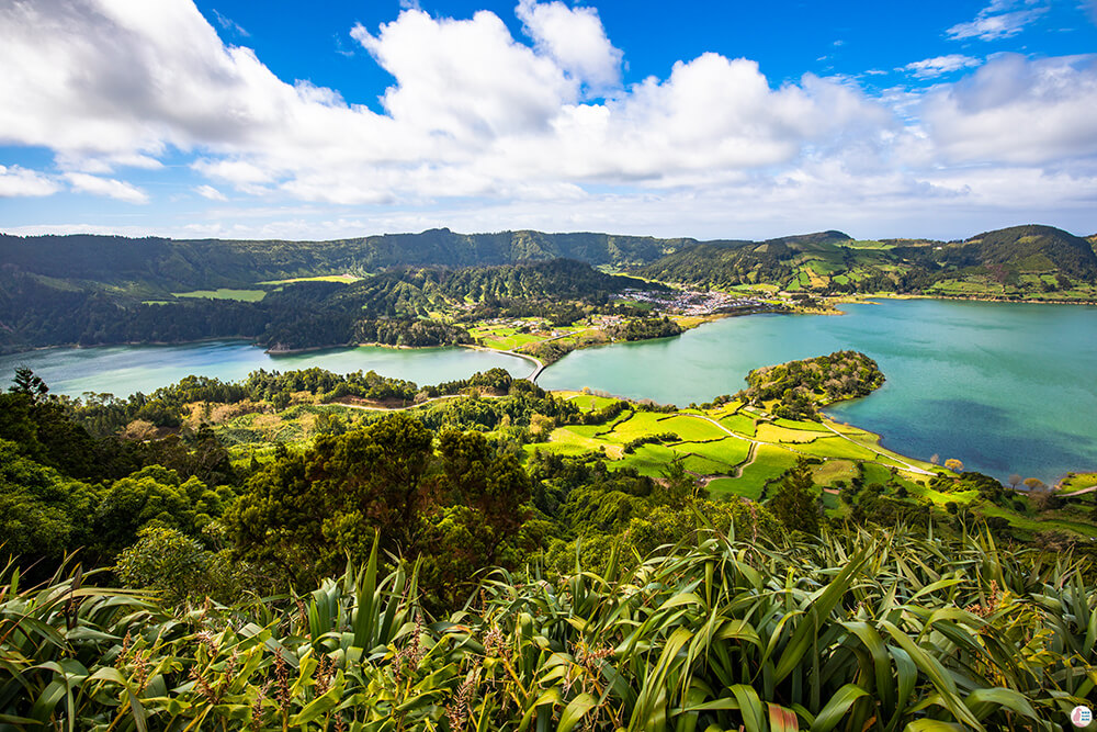 Lagoa Azul and Lagoa Verde from Miradouro do Cerrado das Freiras, Cete Cidades, São Miguel Island, Azores