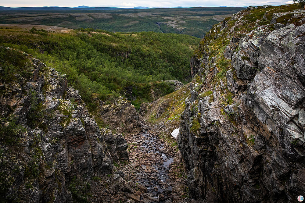 Small canyon along the Alta Canyon hiking trail