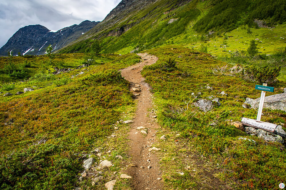 Steindalen valley, along the Steindalsbreen Glacier hiking trail, Lyngen Alps, Northern Norway