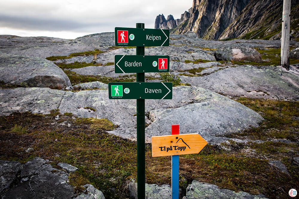Daven, Keipen, barden hiking trail signs, Senja, Northern Norway
