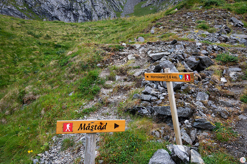 Måstad and Hornskaret trail heads, Værøy, Lofoten, Norway