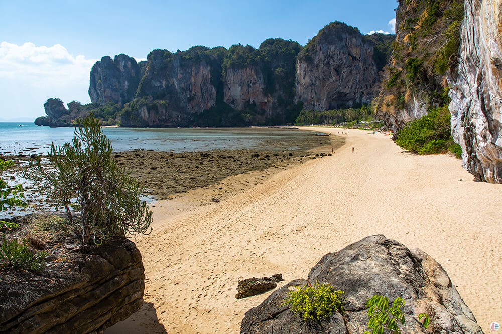 Tonsai Beach at low tide, Railay Bay, Krabi, Thailand